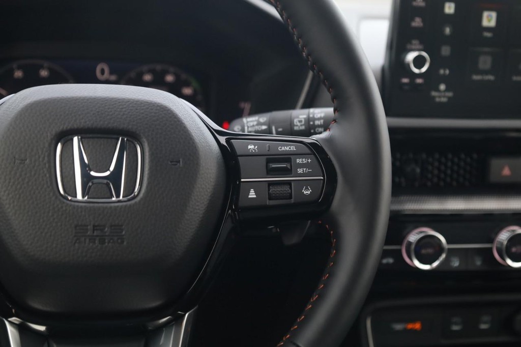 Honda CR-V Hybrid Vehicle Full-screen Gallery Image 8