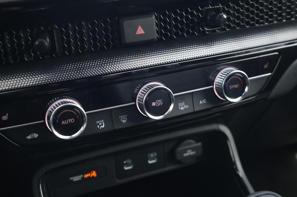 Honda CR-V Hybrid Vehicle Full-screen Gallery Image 16