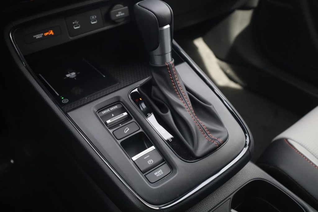 Honda CR-V Hybrid Vehicle Full-screen Gallery Image 18