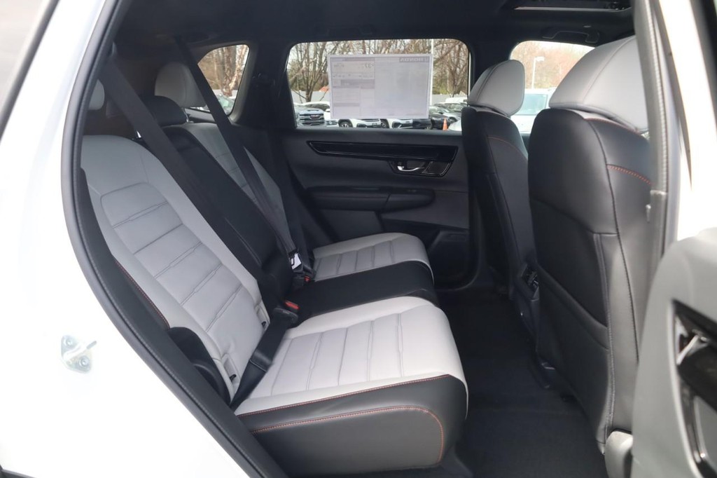 Honda CR-V Hybrid Vehicle Full-screen Gallery Image 21