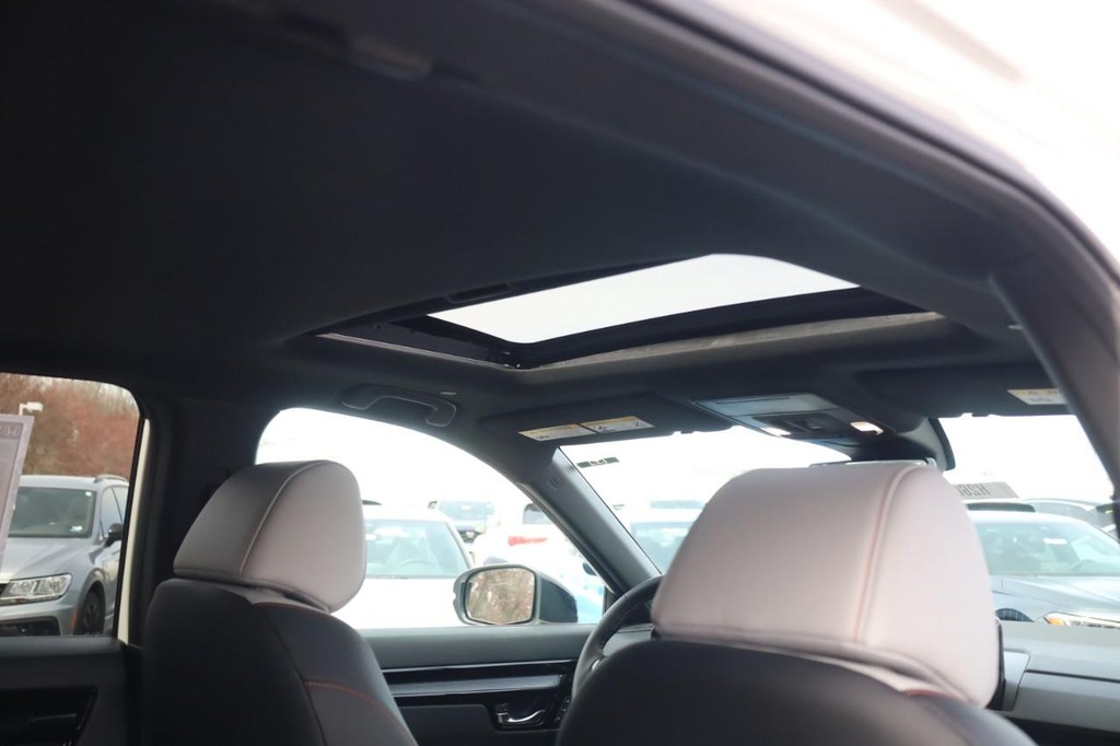 Honda CR-V Hybrid Vehicle Full-screen Gallery Image 22