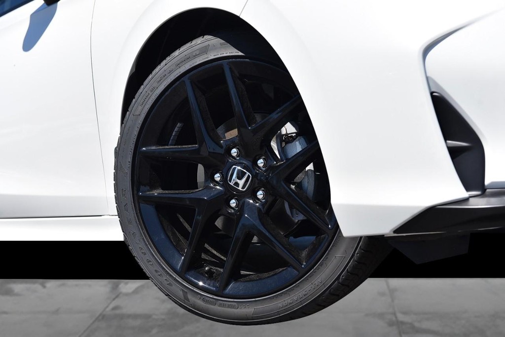 Honda Civic Sedan Vehicle Full-screen Gallery Image 3