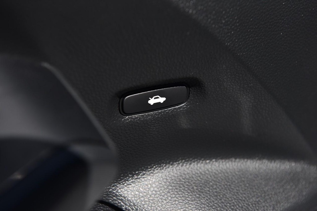 Honda Civic Sedan Vehicle Full-screen Gallery Image 9