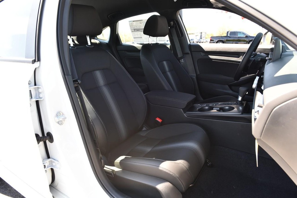 Honda Civic Sedan Vehicle Full-screen Gallery Image 22