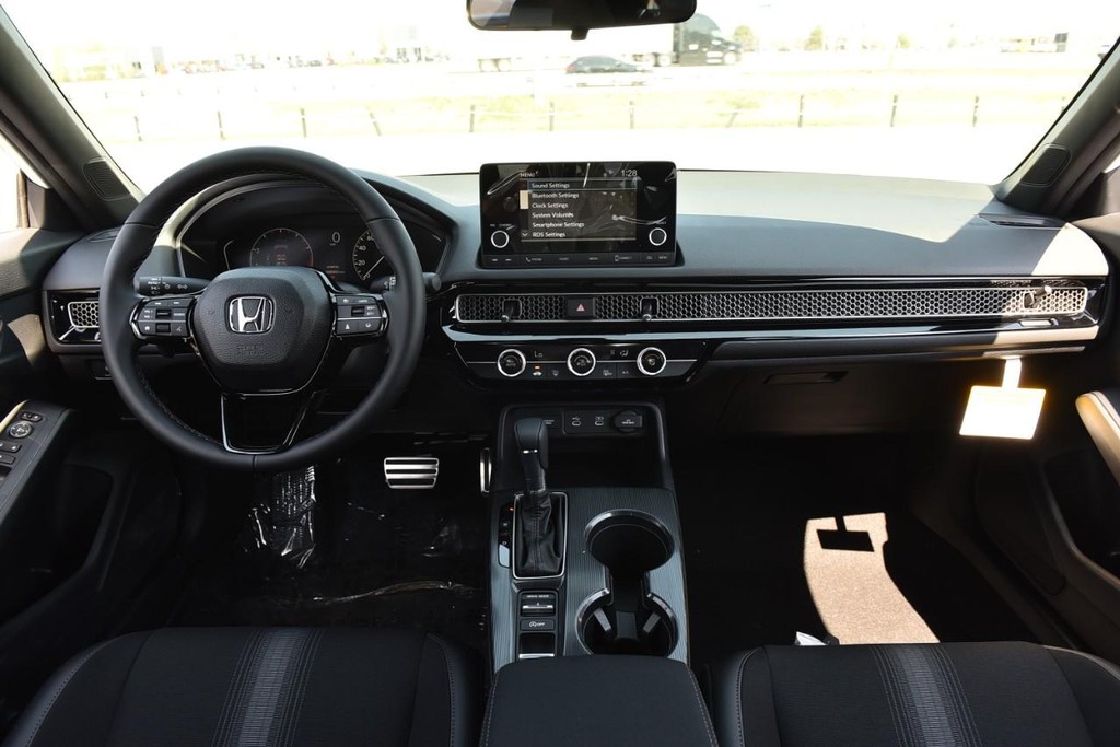 Honda Civic Hatchback Vehicle Image 07