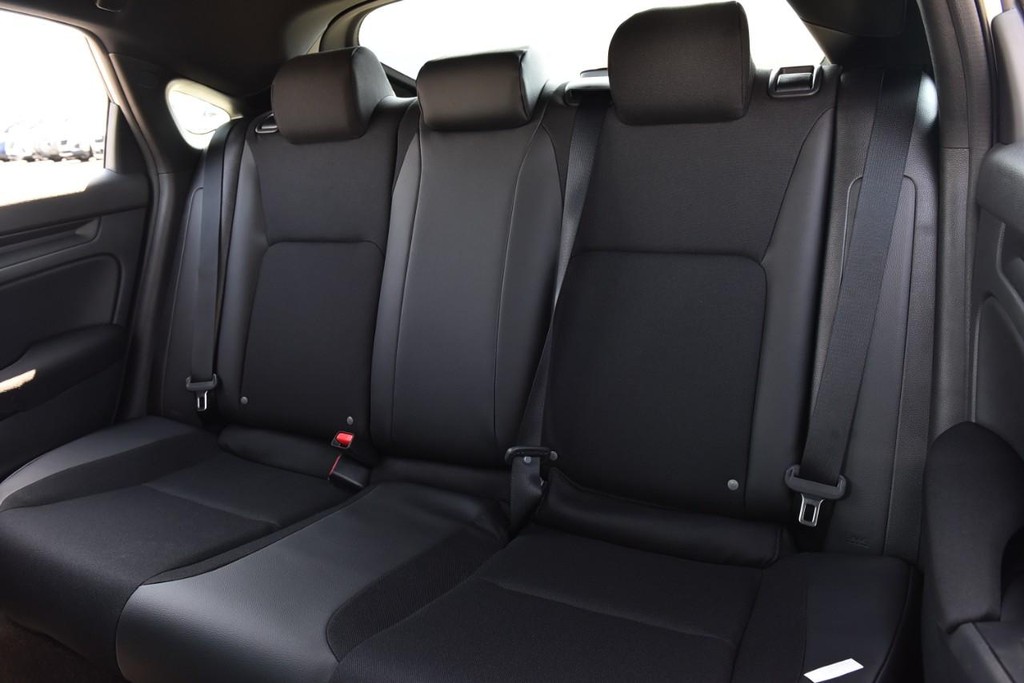 Honda Civic Hatchback Vehicle Image 22