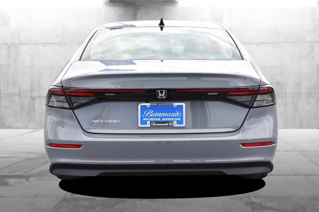 Honda Accord Sedan Vehicle Image 06