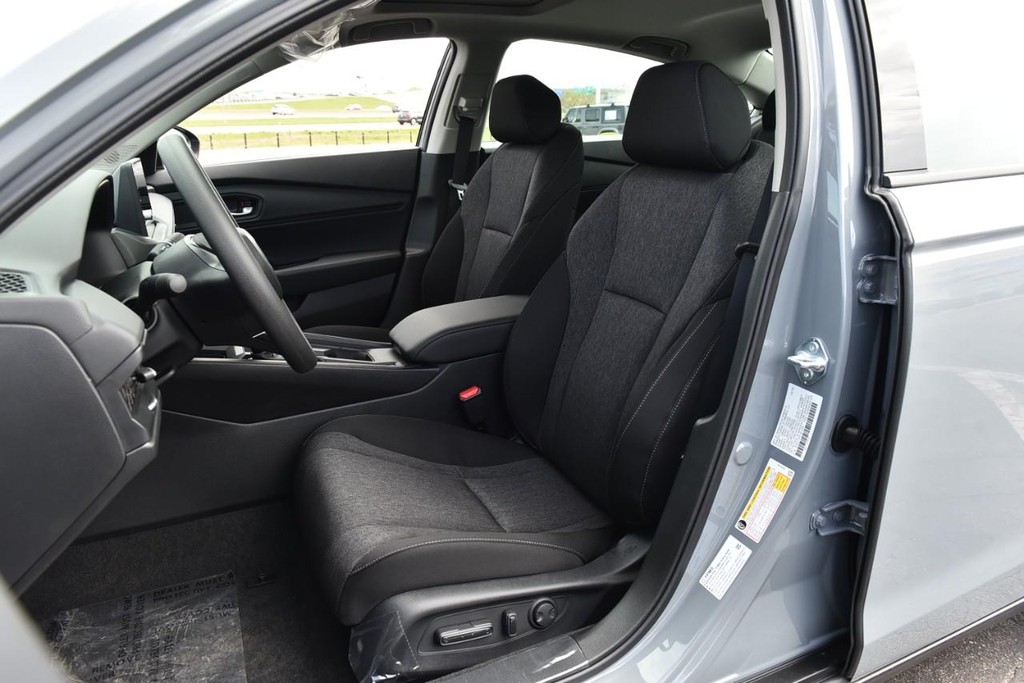 Honda Accord Sedan Vehicle Image 20