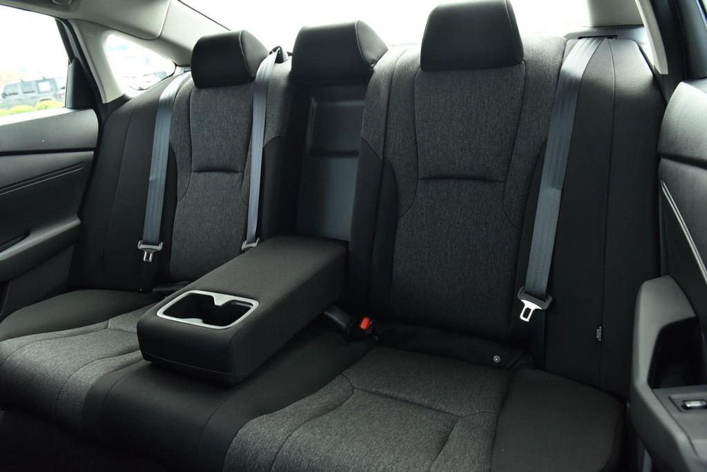 Honda Accord Sedan Vehicle Image 23