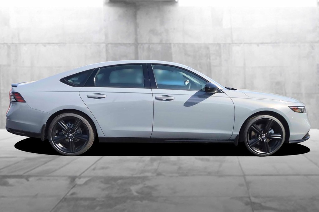Honda Accord Hybrid Vehicle Image 05