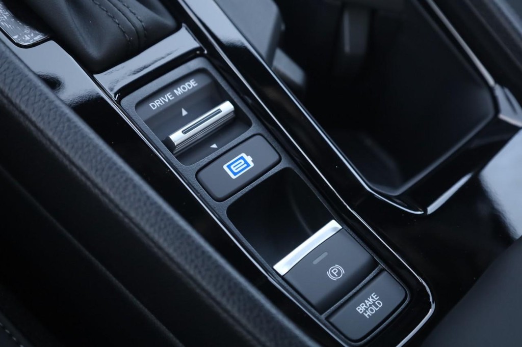 Honda Accord Hybrid Vehicle Image 18