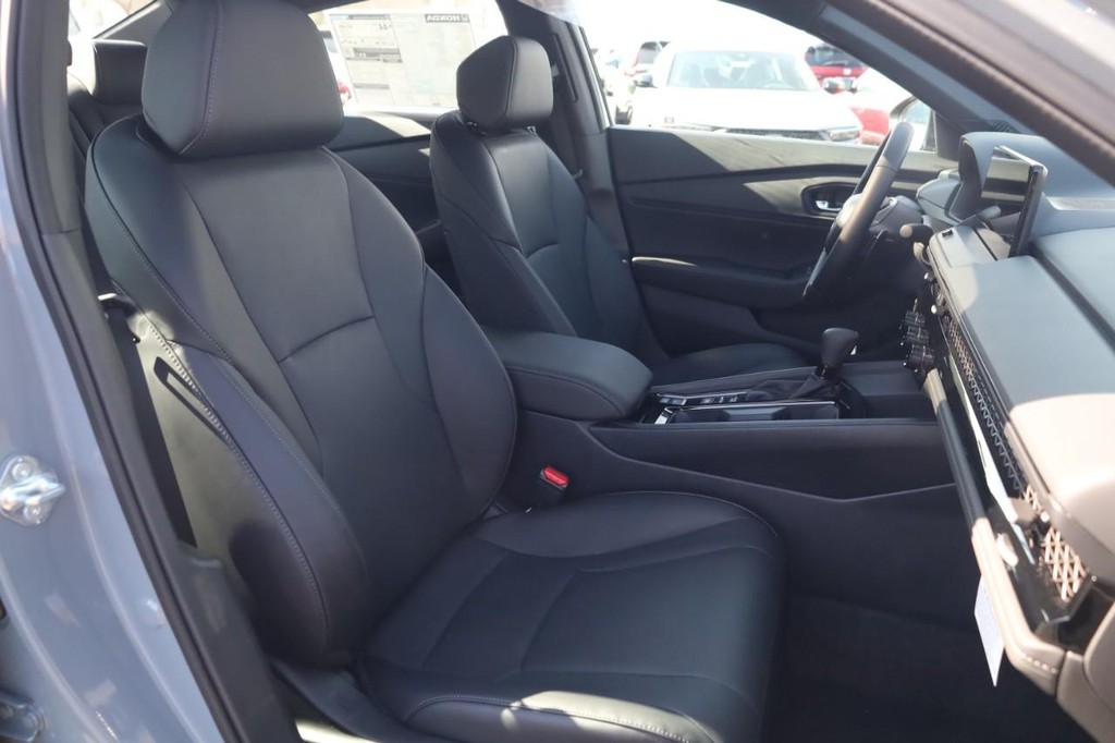 Honda Accord Hybrid Vehicle Image 21