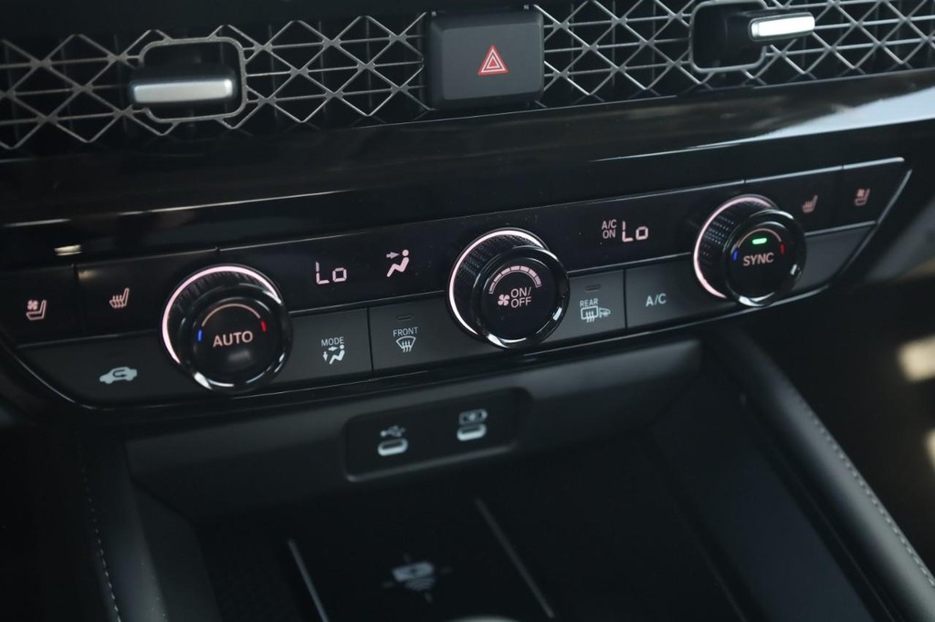 Honda Accord Hybrid Vehicle Image 15