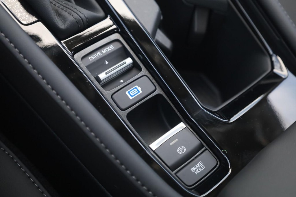 Honda Accord Hybrid Vehicle Image 17