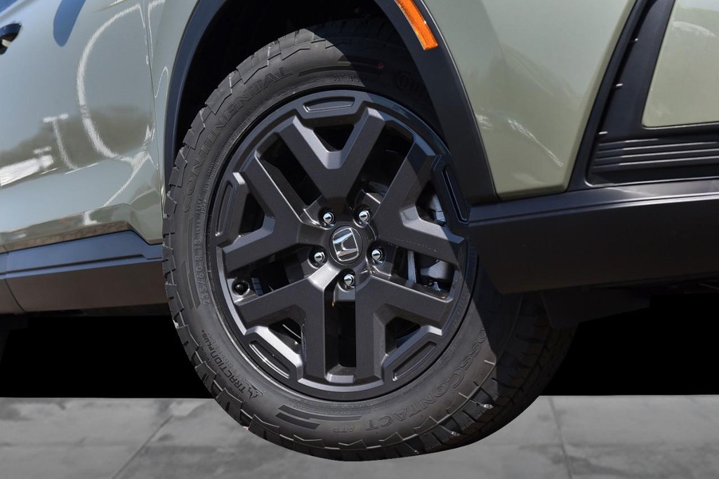 Honda CR-V Hybrid Vehicle Image 03