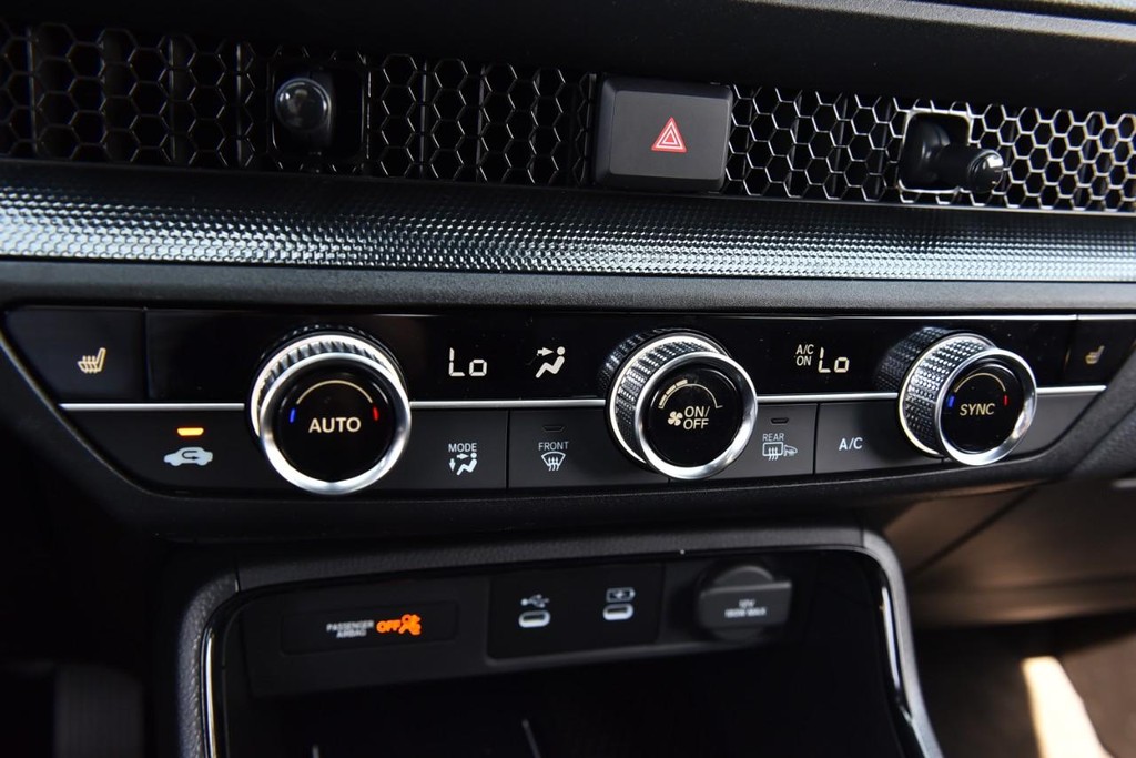 Honda CR-V Hybrid Vehicle Image 15