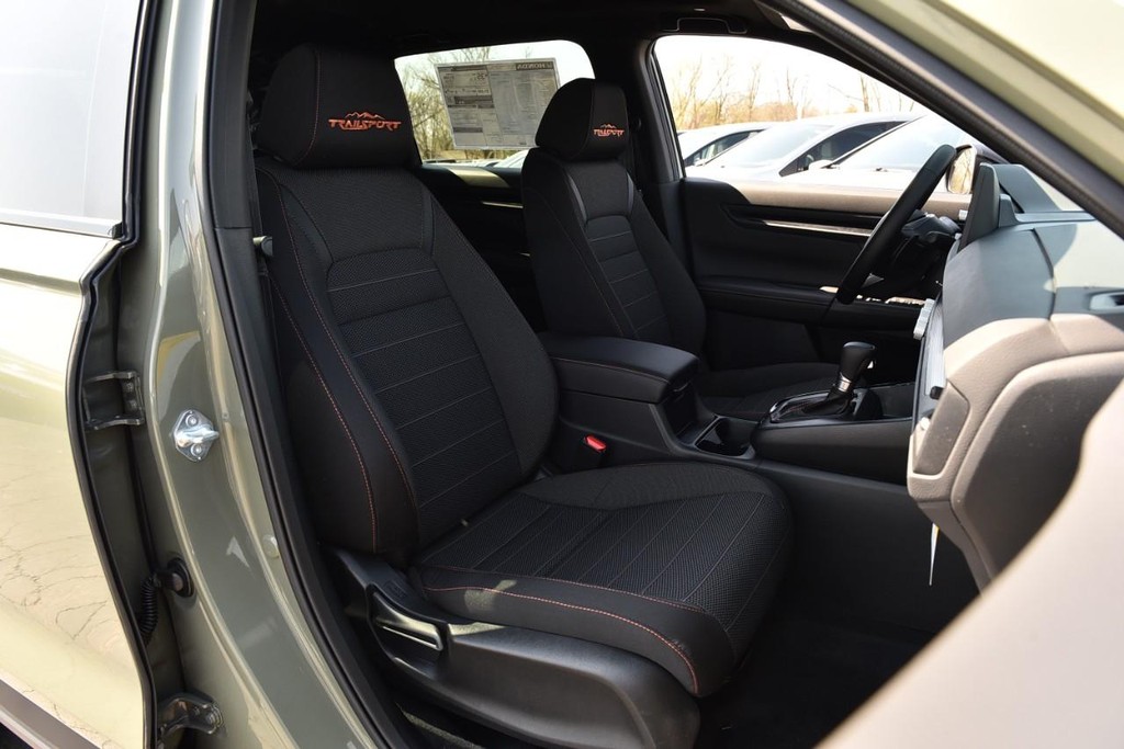 Honda CR-V Hybrid Vehicle Image 22