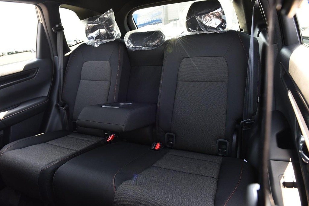 Honda CR-V Hybrid Vehicle Image 24