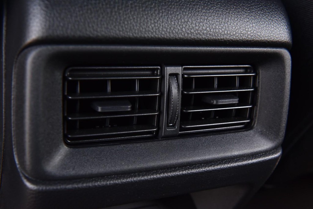 Honda CR-V Hybrid Vehicle Image 25