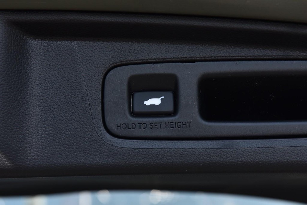 Honda CR-V Hybrid Vehicle Image 28