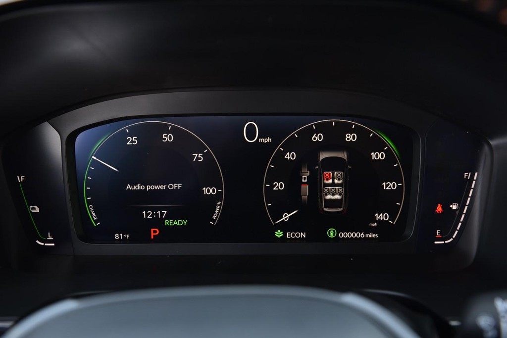 Honda CR-V Hybrid Vehicle Full-screen Gallery Image 12