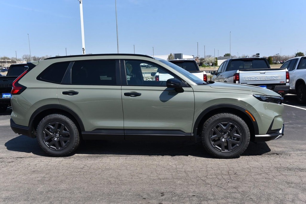 Honda CR-V Hybrid Vehicle Full-screen Gallery Image 5