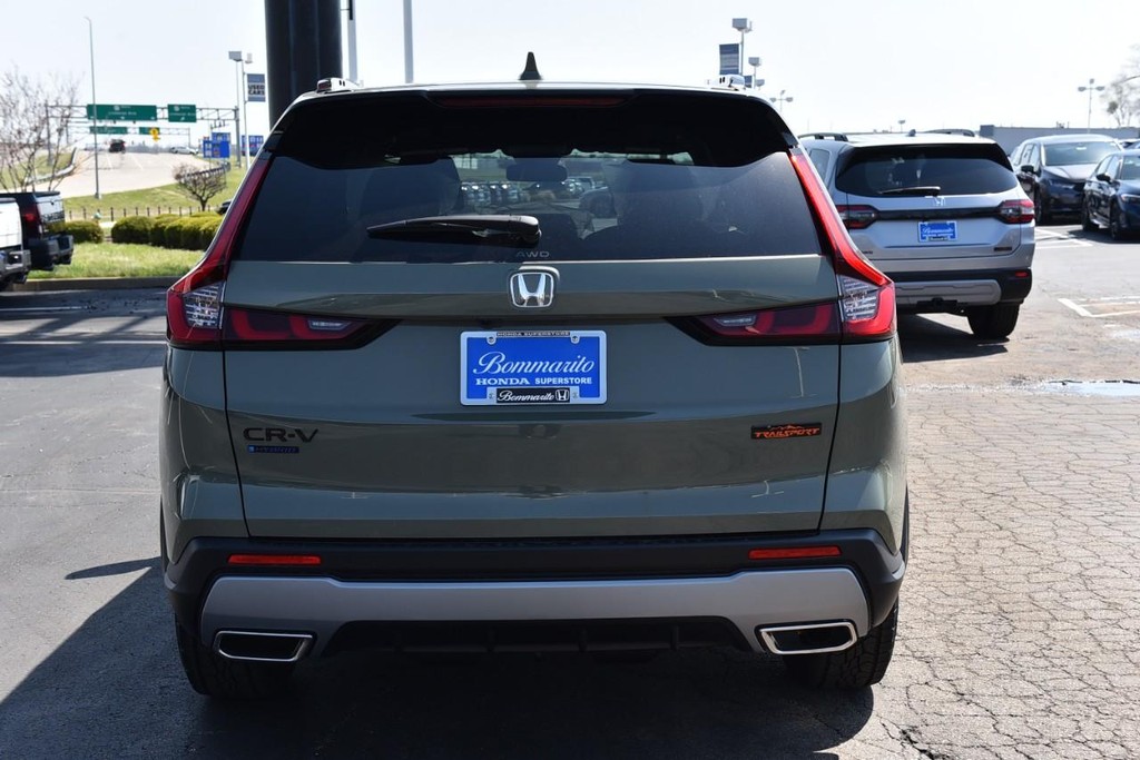 Honda CR-V Hybrid Vehicle Full-screen Gallery Image 6