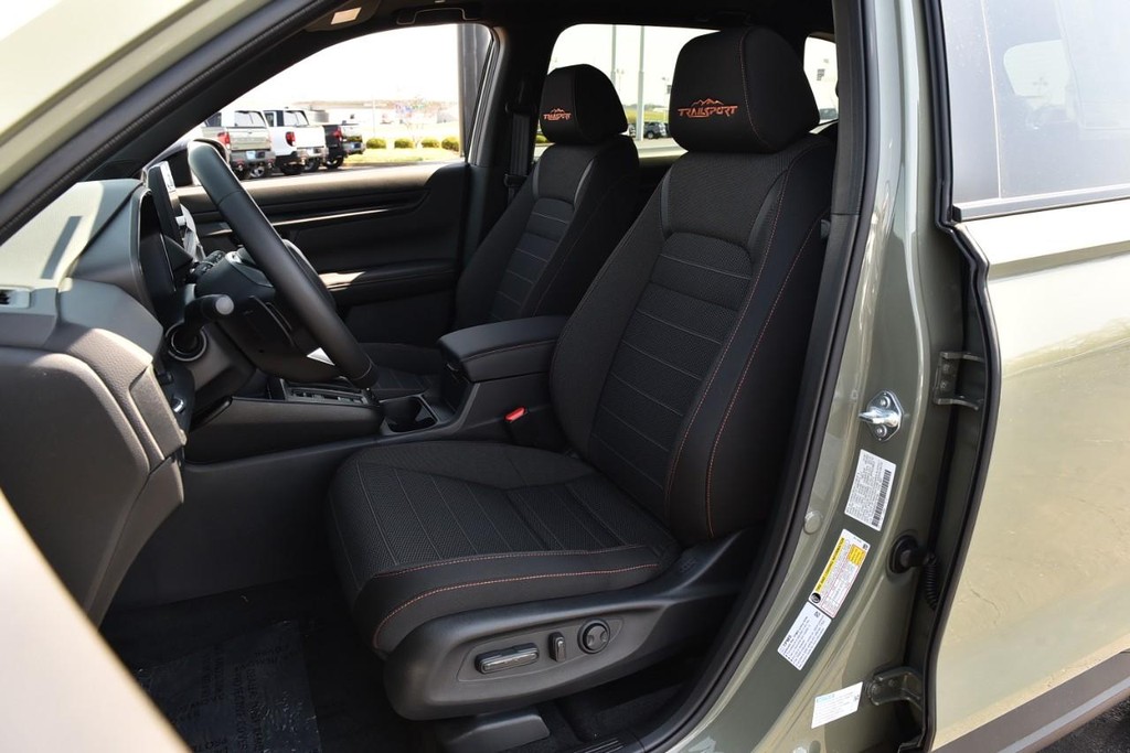 Honda CR-V Hybrid Vehicle Full-screen Gallery Image 21