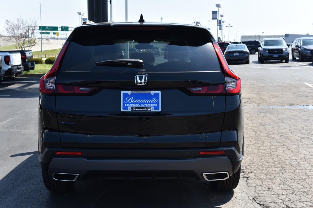 Honda CR-V Hybrid Vehicle Full-screen Gallery Image 6