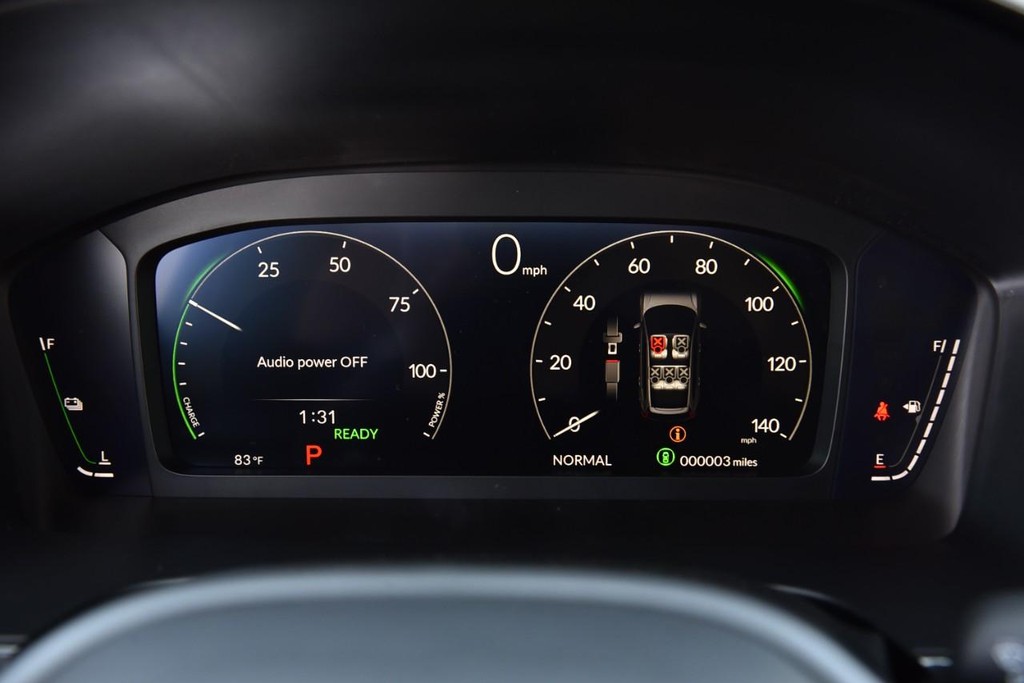 Honda CR-V Hybrid Vehicle Full-screen Gallery Image 12