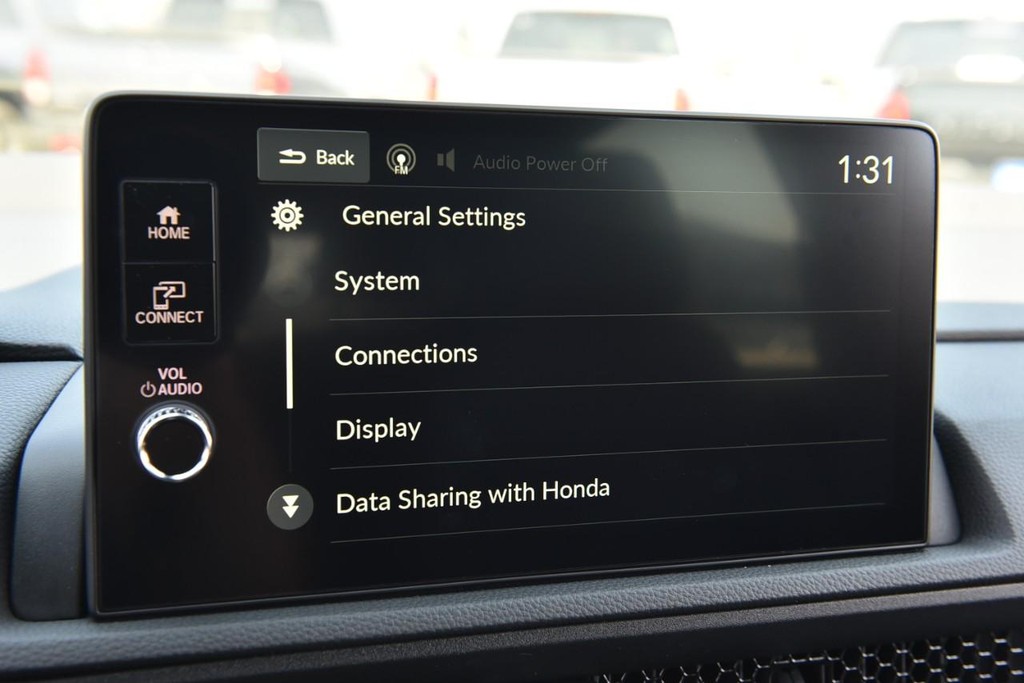 Honda CR-V Hybrid Vehicle Full-screen Gallery Image 15