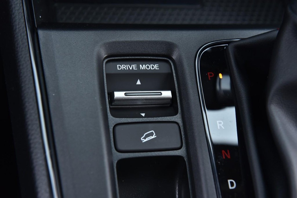 Honda CR-V Hybrid Vehicle Full-screen Gallery Image 20