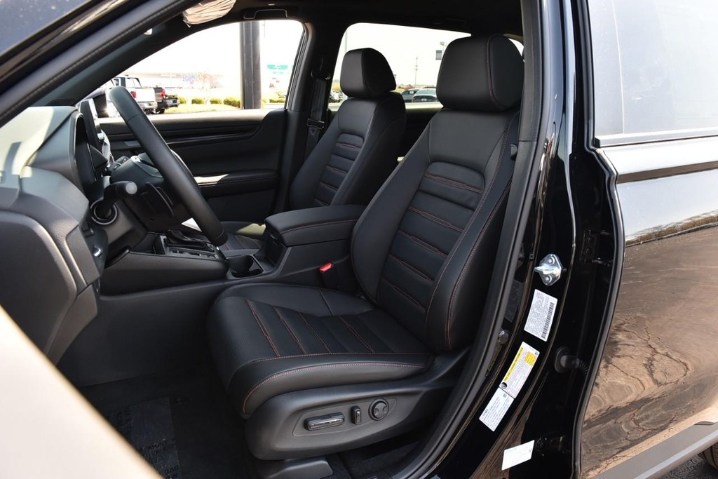 Honda CR-V Hybrid Vehicle Full-screen Gallery Image 23