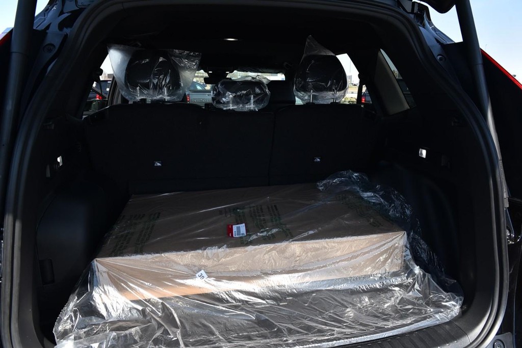 Honda CR-V Hybrid Vehicle Full-screen Gallery Image 29