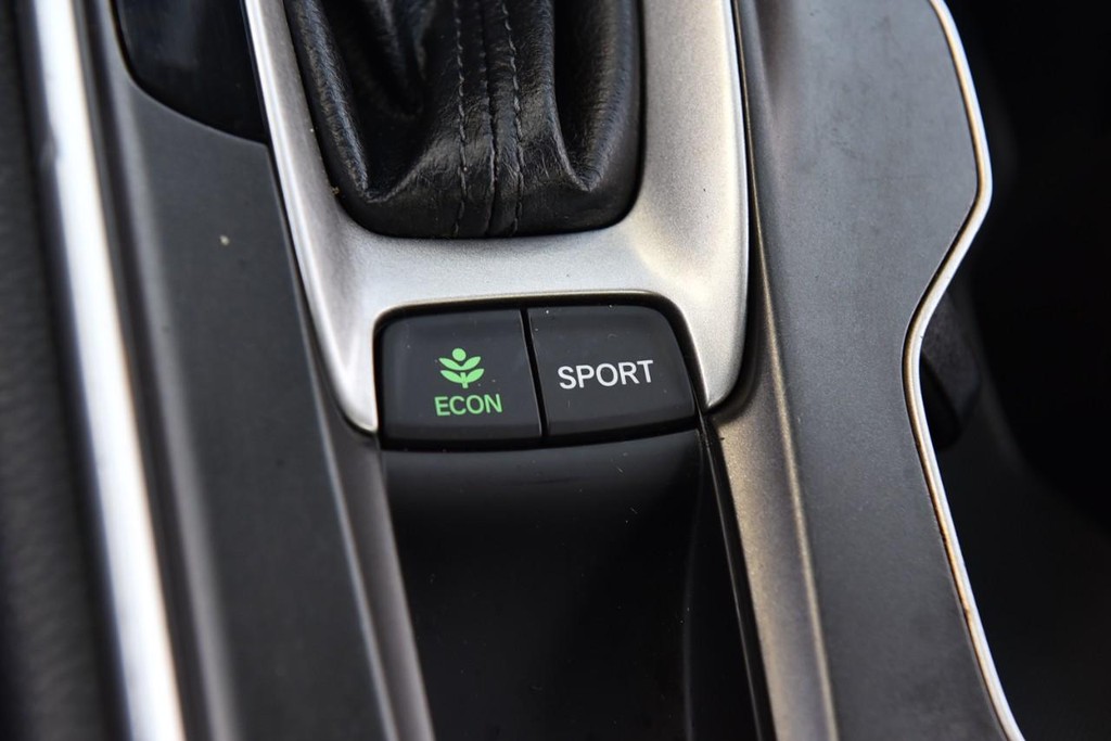 Honda Accord Sedan Vehicle Image 17