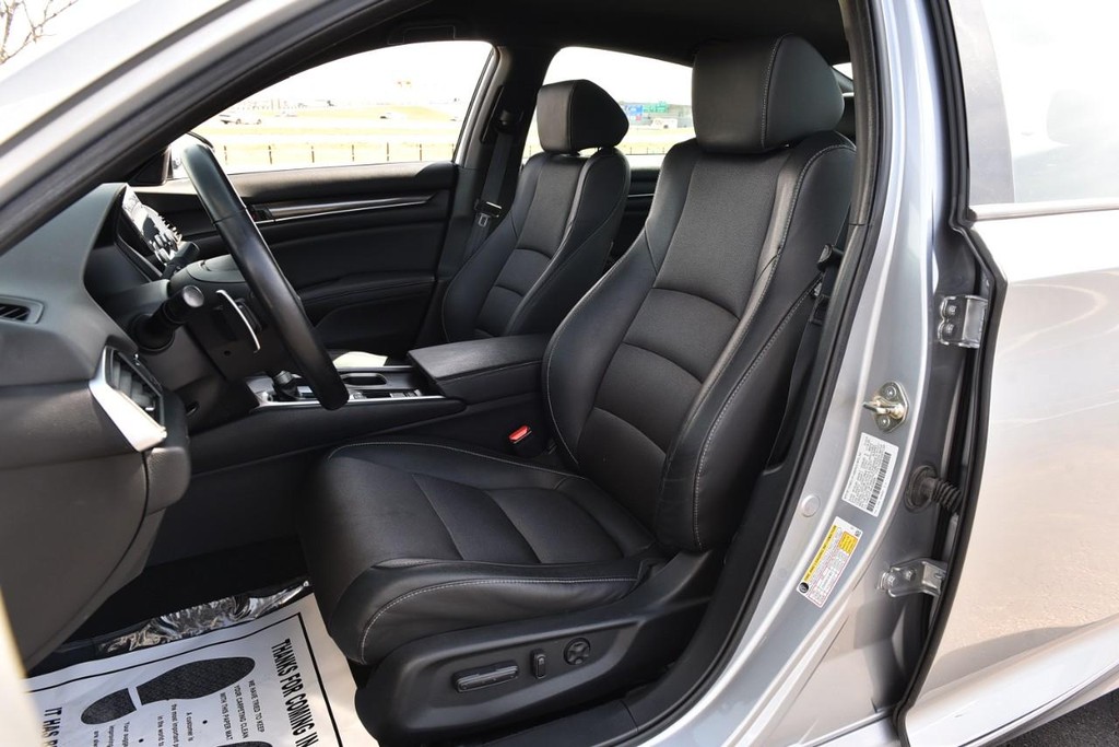Honda Accord Sedan Vehicle Image 19