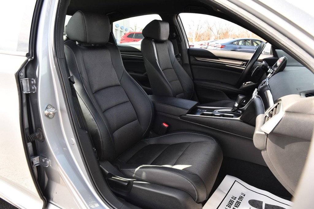 Honda Accord Sedan Vehicle Image 20