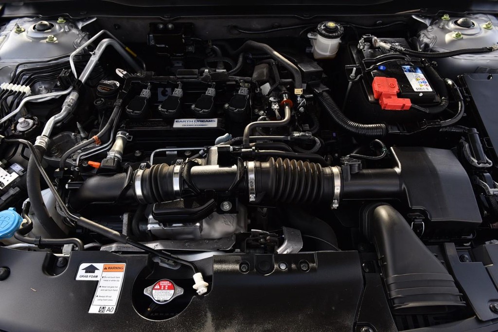 Honda Accord Sedan Vehicle Image 23