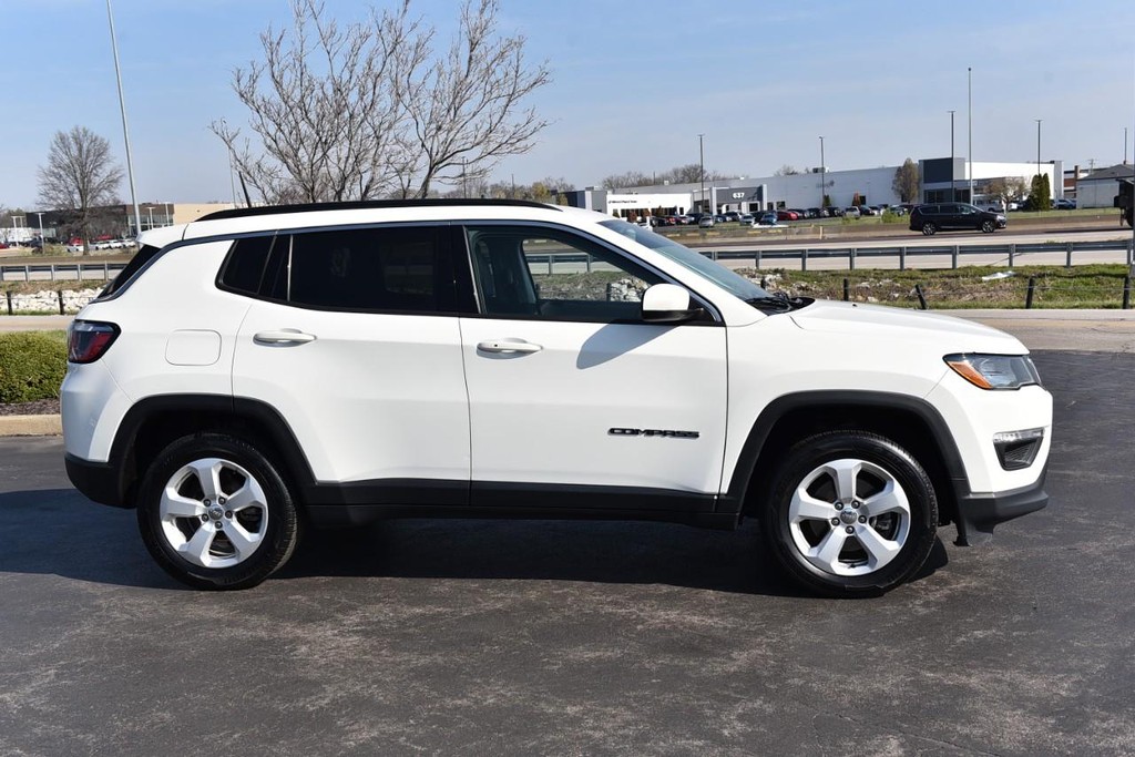 Jeep Compass Vehicle Full-screen Gallery Image 5