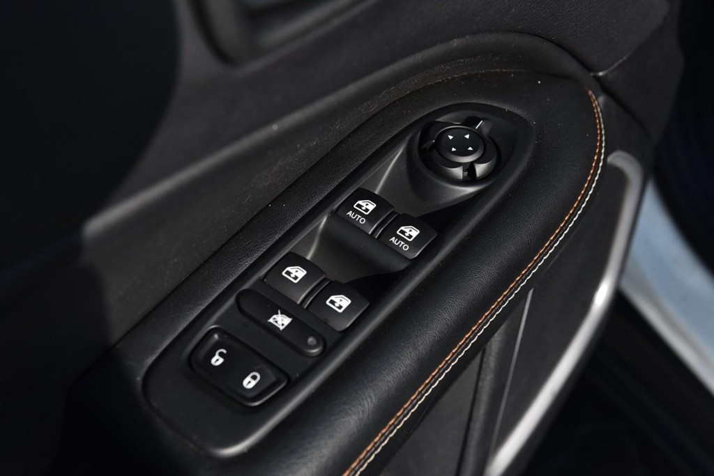 Jeep Compass Vehicle Full-screen Gallery Image 8