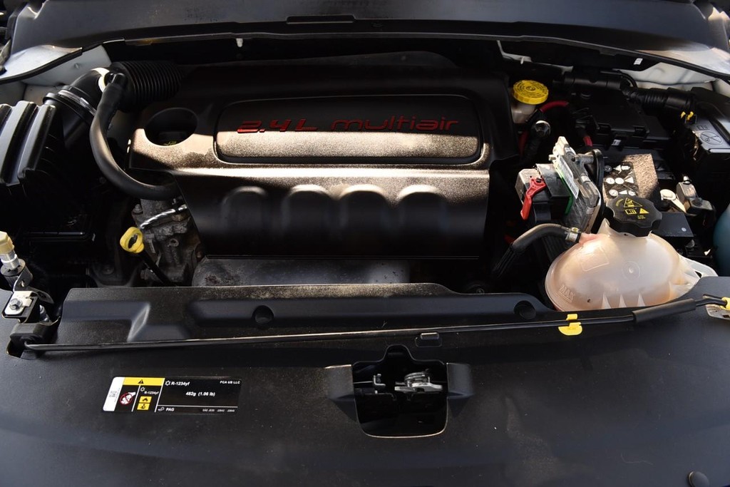 Jeep Compass Vehicle Full-screen Gallery Image 25