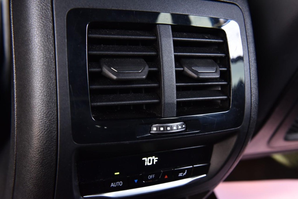 BMW X3 Vehicle Image 25