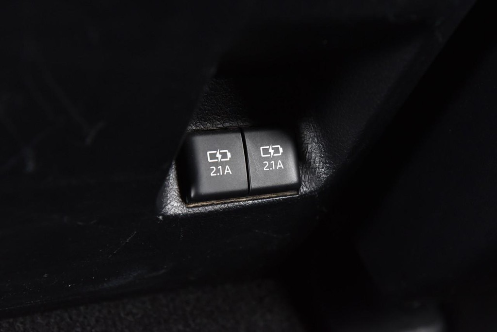 Toyota 4Runner Vehicle Full-screen Gallery Image 25