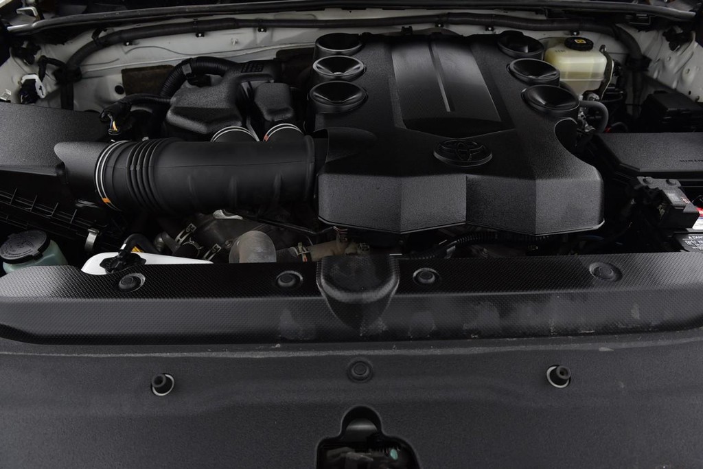 Toyota 4Runner Vehicle Full-screen Gallery Image 27