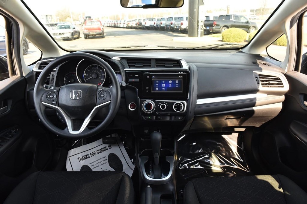 Honda Fit Vehicle Full-screen Gallery Image 7