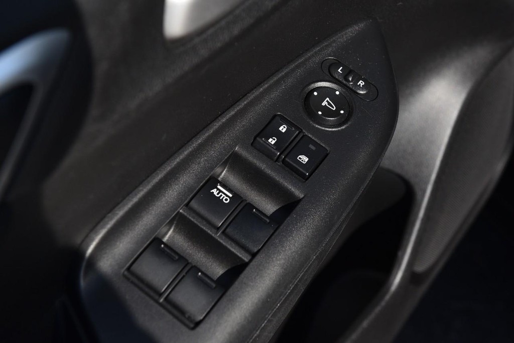 Honda Fit Vehicle Full-screen Gallery Image 8