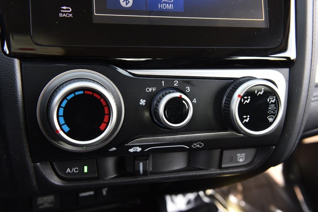 Honda Fit Vehicle Full-screen Gallery Image 15