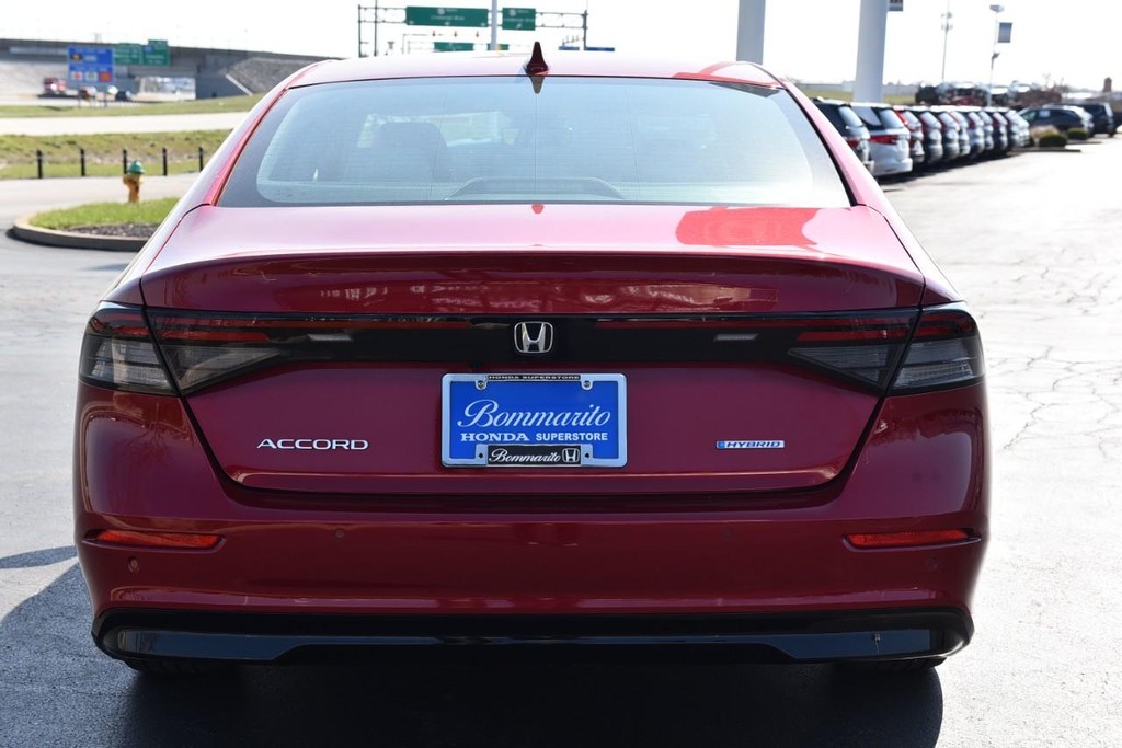 Honda Accord Hybrid Vehicle Image 06