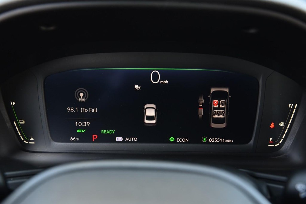 Honda Accord Hybrid Vehicle Image 11