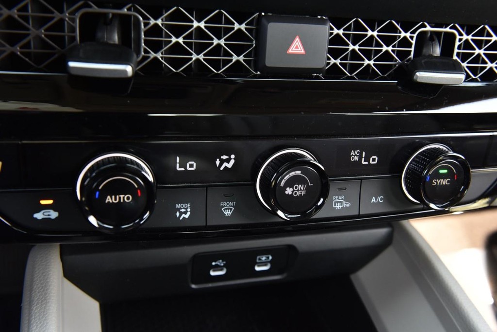 Honda Accord Hybrid Vehicle Image 15